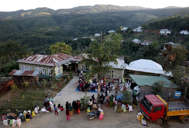 ချင်းပြည်နယ်အတွင်း စစ်ရေးပဋိပက္ခကြောင့် ဒေသခံတွေ အိန္ဒိယနိုင်ငံဘက် ခိုလှုံ ချင်းပြည်နယ်အတွင်း စစ်ရေးပဋိပက္ခကြောင့် ဒေသခံတွေ အိန္ဒိယနိုင်ငံဘက် ခိုလှုံ