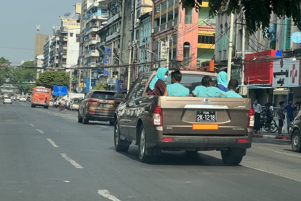 လူထုမပျော်တဲ့သင်္ကြန် တစ်ပြည်လုံးခြောက်သွေ့နေ လူထုမပျော်တဲ့သင်္ကြန် တစ်ပြည်လုံးခြောက်သွေ့နေ
