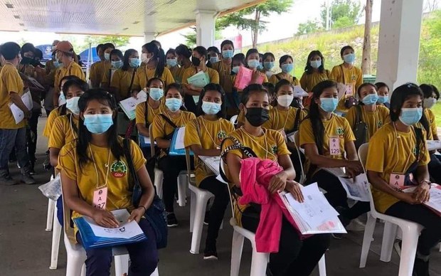 ထိုင်းနိုင်ငံရောက် MoU အလုပ်သမားရာနဲ့ချီပြီး စာချုပ်အတိုင်းအလုပ်မရ ထိုင်းနိုင်ငံရောက် MoU အလုပ်သမားရာနဲ့ချီပြီး စာချုပ်အတိုင်းအလုပ်မရ