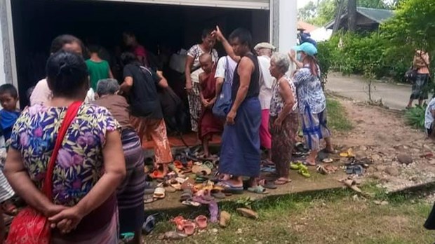 မြ၀တီမြို့ ဥကရစ်ထစခန်း နှစ်ဖက်တိုက်ပွဲ ဆက်ပြင်းထန်နေပြီး ထိခိုက်သေဆုံးမှုတွေရှိ မြ၀တီမြို့ ဥကရစ်ထစခန်း နှစ်ဖက်တိုက်ပွဲ ဆက်ပြင်းထန်နေပြီး ထိခိုက်သေဆုံးမှုတွေရှိ