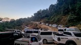 ကော့နွဲ့တံတားပျက်စီးမှုကြောင့် လမ်းပြောင်းလဲသုံးနေရတဲ့ ယာဉ်မောင်းနဲ့ ခရီးသွားတွေ ခက်ခဲ