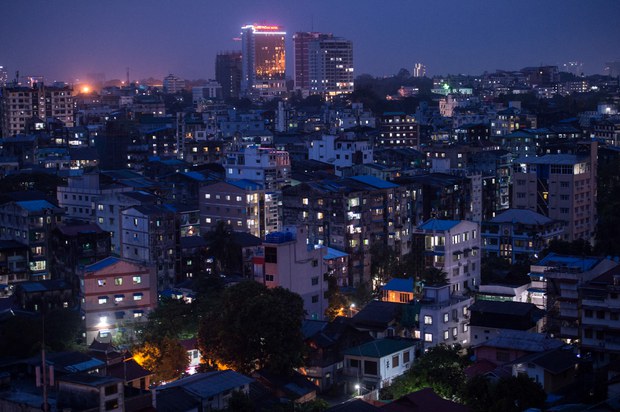 နိုင်ငံတစ်ဝန်း လျှပ်စစ်ဝန်အားပြည့်ပေးဖို့ စစ်ကောင်စီ ခက်ခဲလာ