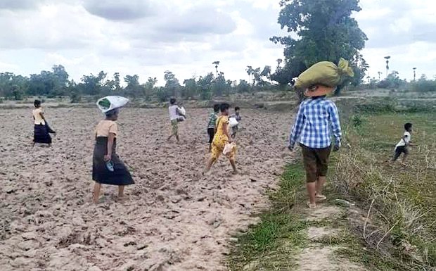 စစ်အာဏာသိမ်း ၁၀ လအတွင်း စစ်ဘေးဒုက္ခသည် လေးသိန်းနီးပါး ရှိလာ စစ်အာဏာသိမ်း ၁၀ လအတွင်း စစ်ဘေးဒုက္ခသည် လေးသိန်းနီးပါး ရှိလာ