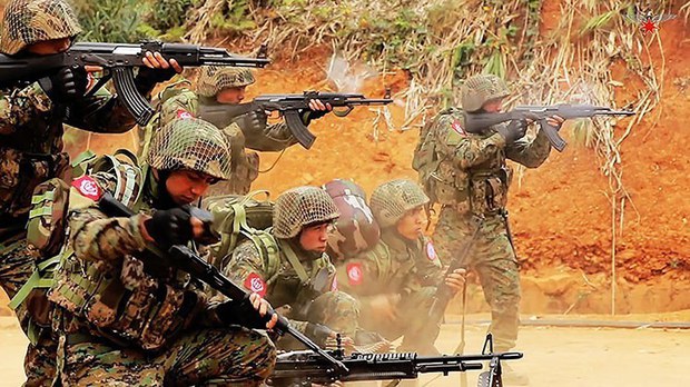 ငပလီမြို့သိမ်းတိုက်ပွဲ ပြင်းထန်နေ