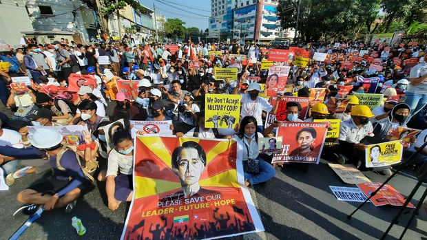 ygn-protest.jpg ygn-protest.jpg