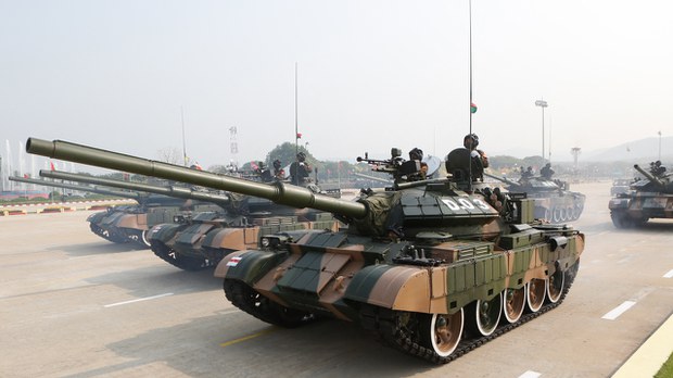 army-tank.jpg army-tank.jpg