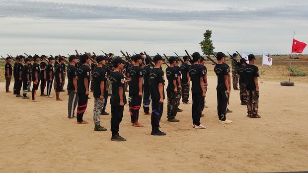 တွေ့ဆုံဆွေးနွေးရေးမဖြစ်နိုင်သလို ပြည်ပမှလက်နက်အကူအညီရဖို့မဖြစ်နိုင်သေးကြောင်း လေ့လာသူတွေပြော တွေ့ဆုံဆွေးနွေးရေးမဖြစ်နိုင်သလို ပြည်ပမှလက်နက်အကူအညီရဖို့မဖြစ်နိုင်သေးကြောင်း လေ့လာသူတွေပြော