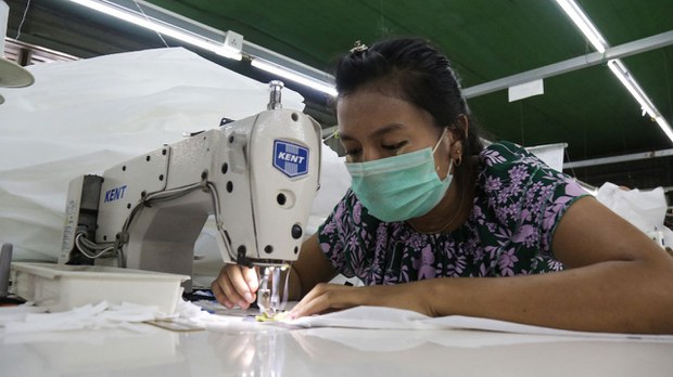 အာဏာသိမ်းမှုနဲ့ ကပ်ရောဂါကြောင့် အထည်ချုပ်လုပ်သား တစ်သိန်းခွဲကျော် အလုပ်လက်မဲ့ဖြစ်