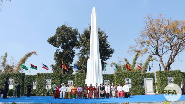 panglong-statue-622.jpg