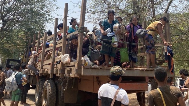 ဖားဆောင်းတိုက်ပွဲကြောင့် ဒေသခံငါးထောင်ကျော် နေရပ်ပြန်မရ ဖားဆောင်းတိုက်ပွဲကြောင့် ဒေသခံငါးထောင်ကျော် နေရပ်ပြန်မရ
