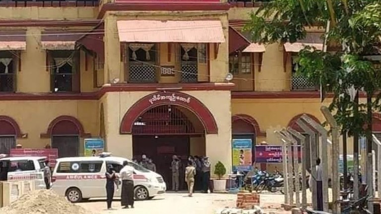 ဧရာဝတီတိုင်း ပုသိမ်အကျဉ်းထောင်အား တွေ့ရစဉ်။ (ဓာတ်ပုံ - မြန်မာနိုင်ငံလုံးဆိုင်ရာ နိုင်ငံရေးအကျဥ်းသားများကွန်ရက်)