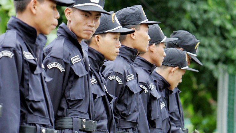 မြန်မာနိုင်ငံ အထူးရဲတပ်ဖွဲ့ဝင်များကို ၂၀၀၅ ခုနှစ်၊ ဇွန်လ ၂၆ ရက်က တွေ့ရစဥ်။ (AFP Photo)