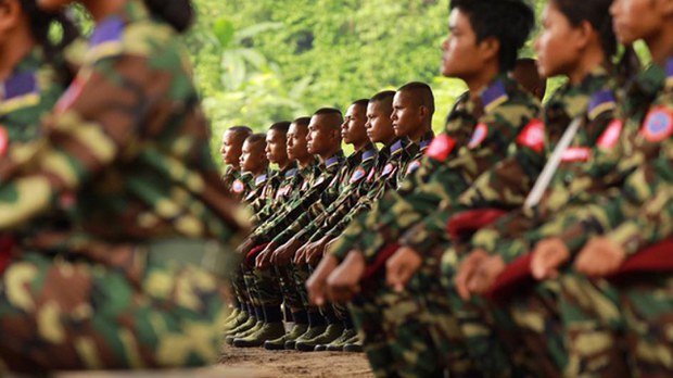 ရခိုင်မှာ စစ်တပ်ဘက်က အင်အားတိုးချ၊ လက်နက်ကိုင်နှစ်ဖွဲ့ကြား အားပြိုင်မှုတွေ ပိုများလာ ရခိုင်မှာ စစ်တပ်ဘက်က အင်အားတိုးချ၊ လက်နက်ကိုင်နှစ်ဖွဲ့ကြား အားပြိုင်မှုတွေ ပိုများလာ