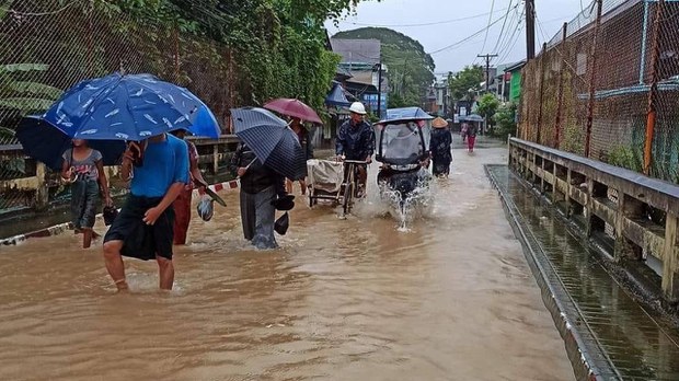 ရခိုင်က စစ်ဘေးဒုက္ခသည်တချို့ ရေဘေးဒဏ်ပါ ရင်ဆိုင်နေရ ရခိုင်က စစ်ဘေးဒုက္ခသည်တချို့ ရေဘေးဒဏ်ပါ ရင်ဆိုင်နေရ