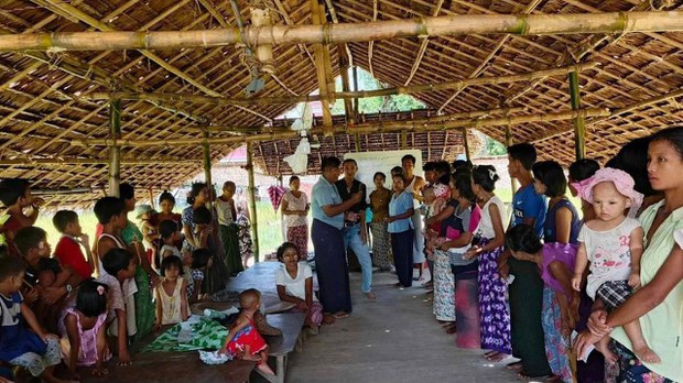 ဧရာဝတီရောက် ရခိုင်စစ်ဘေးဒုက္ခသည်တွေ ကန့်သတ်မှုတွေနဲ့ ကြုံနေရ ဧရာဝတီရောက် ရခိုင်စစ်ဘေးဒုက္ခသည်တွေ ကန့်သတ်မှုတွေနဲ့ ကြုံနေရ