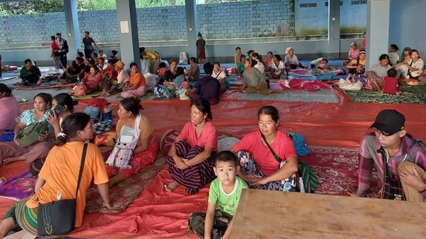 တရုတ်နယ်စပ်အနီး တိုက်ပွဲကြောင့် ဒေသခံတစ်ထောင်ကျော် ထွက်ပြေးနေရ တရုတ်နယ်စပ်အနီး တိုက်ပွဲကြောင့် ဒေသခံတစ်ထောင်ကျော် ထွက်ပြေးနေရ