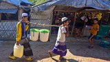 ငတ်မွတ်မှုနဲ့ ဒုစရိုက်မှုတွေကြောင့် ဒုက္ခသည်စခန်းကနေ လွတ်မြောက်ဖို့ ရိုဟင်ဂျာတွေ ကြိုးစားနေ