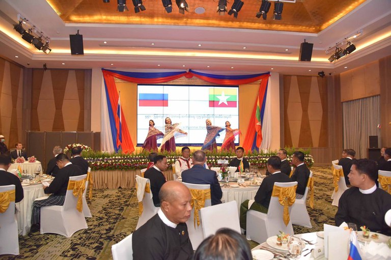 နေပြည်တော်တွင်ပြုလုပ်သည့် ရုရှား-မြန်မာ သံတမန်ဆက်သွယ်ထူထောင်မှု ၇၅ နှစ်မြောက် အထိမ်းအမှတ် ချစ်ကြည်ရေးနှင့် ပူးပေါင်းဆောင်ရွက်ရေးဖိုရမ်အား ၂၀၂၃ ခုနှစ် ဖေဖော်ဝါရီလ ၁၈ ရက်နေ့က တွေ့ရစဉ်။ (Photo: Myanmar Military)