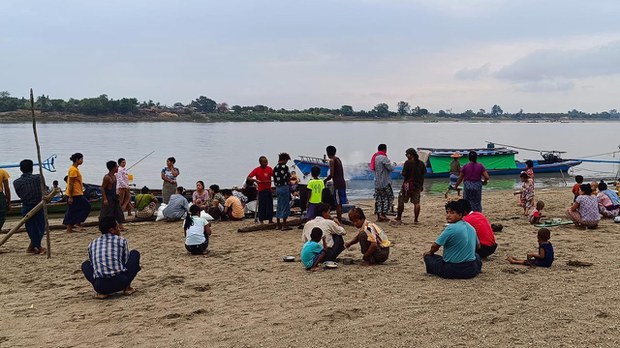 စစ်ကိုင်းတိုင်းမှာ အရပ်သားတွေ ပစ်မှတ်ထား တိုက်ခိုက်ခံနေရ စစ်ကိုင်းတိုင်းမှာ အရပ်သားတွေ ပစ်မှတ်ထား တိုက်ခိုက်ခံနေရ