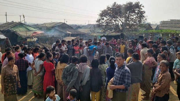 စစ်တွေမြို့ပေါ်မှာ ဒုက္ခသည် ငါးထောင်ကျော် စားဝတ်နေရေး ခက်ခဲနေ စစ်တွေမြို့ပေါ်မှာ ဒုက္ခသည် ငါးထောင်ကျော် စားဝတ်နေရေး ခက်ခဲနေ