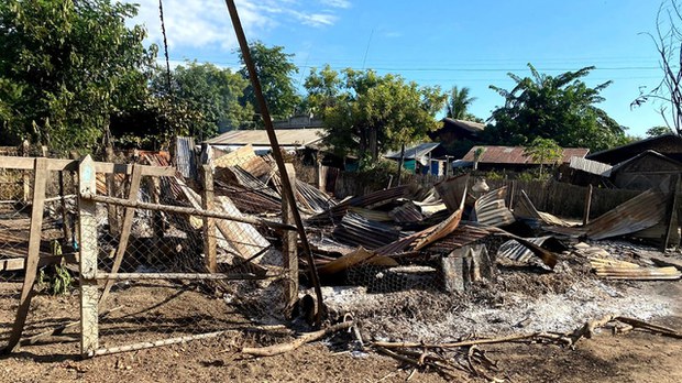 ဒီပဲယင်းအရှေ့ဘက်ခြမ်းရွာတွေ လက်နက်ကြီးနဲ့အပစ်ခံရပြီး ဒေသခံနှစ်ထောင်နီးပါး ထွက်ပြေးရ ဒီပဲယင်းအရှေ့ဘက်ခြမ်းရွာတွေ လက်နက်ကြီးနဲ့အပစ်ခံရပြီး ဒေသခံနှစ်ထောင်နီးပါး ထွက်ပြေးရ