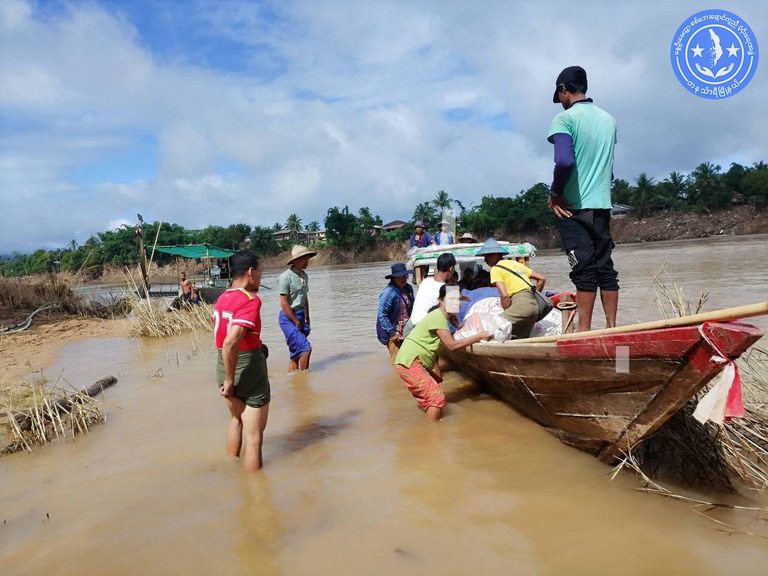 တနင်္သာရီတိုင်းအတွင်း ဆန်ပေးဝေမှုအား ၂၀၂၄ ခုနှစ်၊ ဩဂုတ်လ ၈ ရက်နေ့က တွေ့ရစဉ်။ (ဓာတ်ပုံ - နွေဦးမေတ္တာ-စစ်ဘေးရှောင်ကူညီပံ့ပိုးရေးအဖွဲ့)