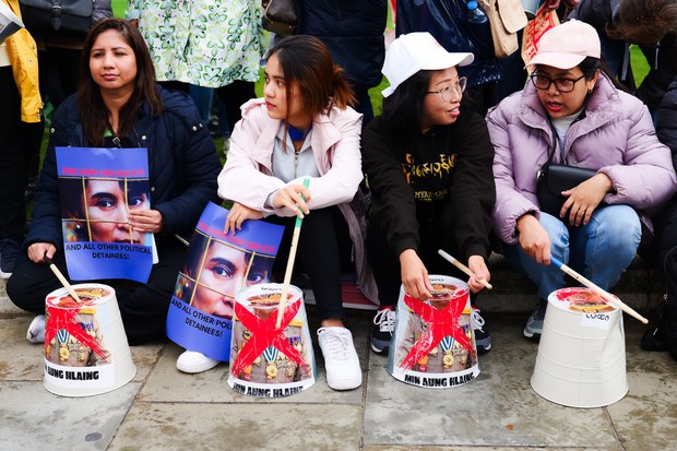 ပုံစံမျိုးစုံနဲ့ တော်လှန်ရေး ရန်ပုံငွေရှာနေကြတဲ့ ဗြိတိန်ရောက် မြန်မာများ ပုံစံမျိုးစုံနဲ့ တော်လှန်ရေး ရန်ပုံငွေရှာနေကြတဲ့ ဗြိတိန်ရောက် မြန်မာများ