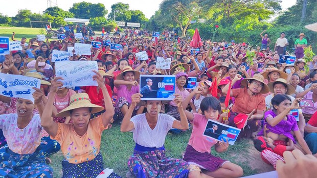 ဦးကျော်မိုးထွန်းကို ကုလသမဂ္ဂမှာ ဆက်ထားရှိရေး တောင်းဆိုဆန္ဒပြ ဦးကျော်မိုးထွန်းကို ကုလသမဂ္ဂမှာ ဆက်ထားရှိရေး တောင်းဆိုဆန္ဒပြ