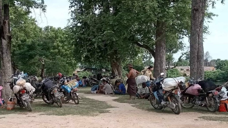 ဒီပဲယင်းမြို့နယ်တွင် စစ်ကြောင်းဝင်ရောက်လာ၍ ထွက်ပြေးတိမ်းရှောင်ရသည့် ဒုက္ခသည်များအား ၂၀၂၃ ခုနှစ် အောက်တိုဘာလ ၂၁ ရက်နေ့က တွေ့ရစဉ်။ (Photo: Citizen Journalist)