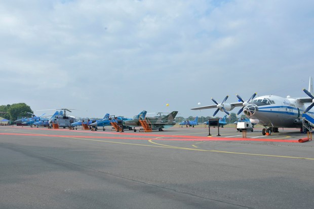 army-air.jpg army-air.jpg