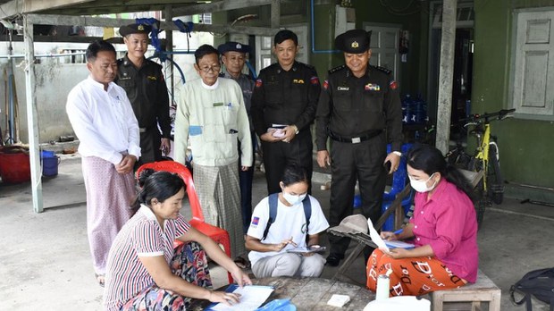 သန်းခေါင်စာရင်းကောက်တဲ့ကာလ ရန်ကုန်မှာ လူငယ်နှစ်ဆယ်ကျော် ဖမ်းဆီးခံရ သန်းခေါင်စာရင်းကောက်တဲ့ကာလ ရန်ကုန်မှာ လူငယ်နှစ်ဆယ်ကျော် ဖမ်းဆီးခံရ