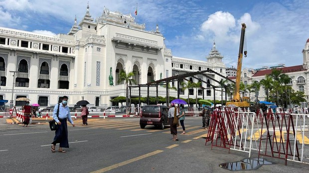 အာဏာသိမ်းနောက်ဆက်တွဲ အခြေအနေသစ်ကို ပြည်သူတွေ အသားကျနေပြီလား အာဏာသိမ်းနောက်ဆက်တွဲ အခြေအနေသစ်ကို ပြည်သူတွေ အသားကျနေပြီလား