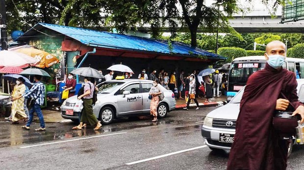 CNG ဓာတ်ငွေ့အလုံအလောက်မရလို့ YBS ခရီးသည်တွေအခက်ကြုံ CNG ဓာတ်ငွေ့အလုံအလောက်မရလို့ YBS ခရီးသည်တွေအခက်ကြုံ