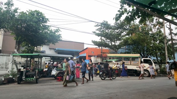 ကျိုရစ်ခ် (မြန်မာ) အထည်ချုပ်စက်ရုံမှာ အလုပ်သမားတွေနစ်နာနေတယ်လို့ဆို ကျိုရစ်ခ် (မြန်မာ) အထည်ချုပ်စက်ရုံမှာ အလုပ်သမားတွေနစ်နာနေတယ်လို့ဆို