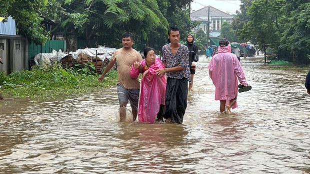 ဧရာဝတီမြစ်ရေ တက်နေတာကြောင့် မြစ်ကြီးနားမြို့ ရေဘေးကြုံနေ