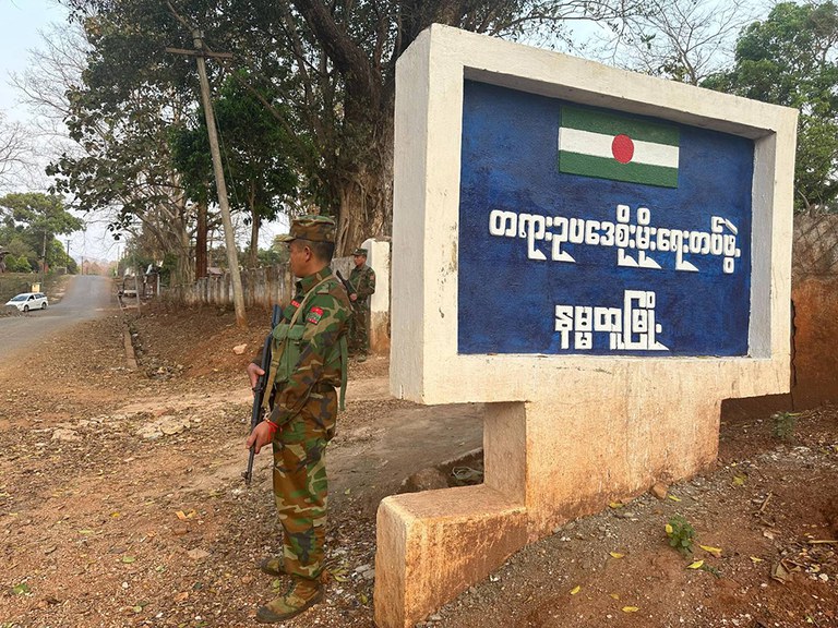 နမ္မတူမြို့ TNLA တရားဥပဒေ စိုးမိုးရေးဌာန တာဝန်ရှိသူများကို ၂၀၂၄ ခုနှစ် မတ်လ ၂၇ ရက်နေ့က တွေ့ရစဉ်။ (Photo: RFA)