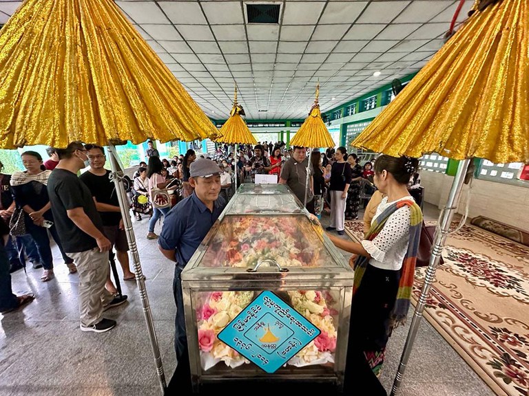 ၂၀၂၄ ခုနှစ် သြဂုတ်လ ၂၁ ရက်နေ့က ရေဝေးသုဿန်မှာ လုပ်ခဲ့သည့် ကိုဖေမောင်စိမ်း ဈာပန။ (Photo: RFA)