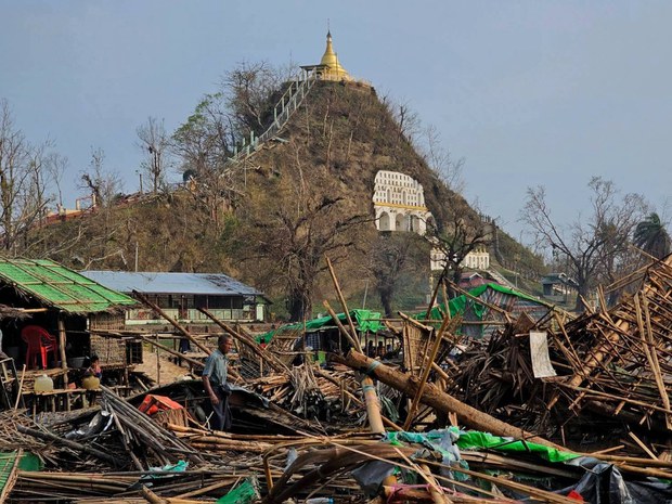ရသေ့တောင်မြို့ စစ်ဘေးဒုက္ခသည် နှစ်သောင်းကျော် အရေးပေါ် အကူအညီလိုနေ ရသေ့တောင်မြို့ စစ်ဘေးဒုက္ခသည် နှစ်သောင်းကျော် အရေးပေါ် အကူအညီလိုနေ