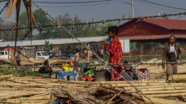 စစ်တွေ အာဂျိတ်တော်ကုန်းက အိမ် ၁၀၀ ကျော် အင်အားသုံး ဖယ်ရှားခံရ