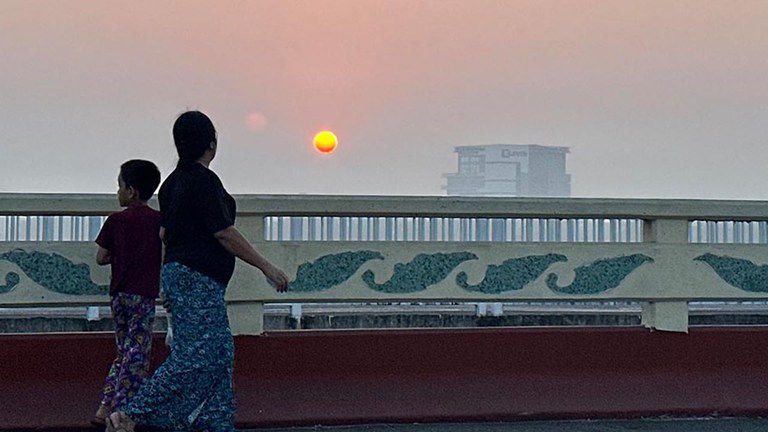 ရန်ကုန်မြို့တော် လေထုညစ်ညမ်းမှုအခြေအနေကို ၂၀၂၅ ခုနှစ်၊ ဖေဖော်ဝါရီလ ၄ ရက်နေ့က တွေ့ရစဥ်။ (RFA Photo)