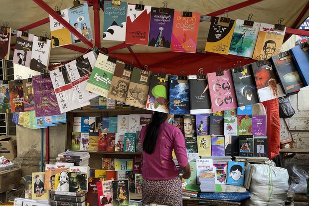 book-stall-002