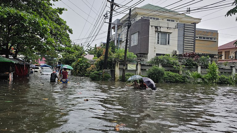 ရန်ကုန်တိုင်း၊ ကမာရွတ်မြို့နယ်တွင် ရေကြီးနေတာကို ၂၀၂၃ စက်တင်ဘာ ၂၀ ရက်နေ့က တွေ့ရစဉ်။ (Photo : RFA)