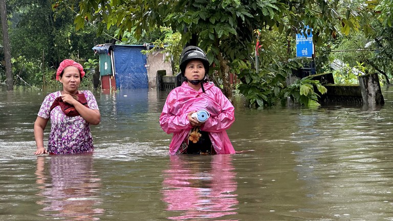 ရန်ကုန်တိုင်း၊ လှည်းကူးမြို့ အနိမ့်ပိုင်းရပ်ကွက်များ ရေကြီးရေလျှံနေသည်ကို ၂၀၂၃ အောက်တိုဘာ ၈ ရက်နေ့က တွေ့ရစဉ်။ (Photo : RFA)