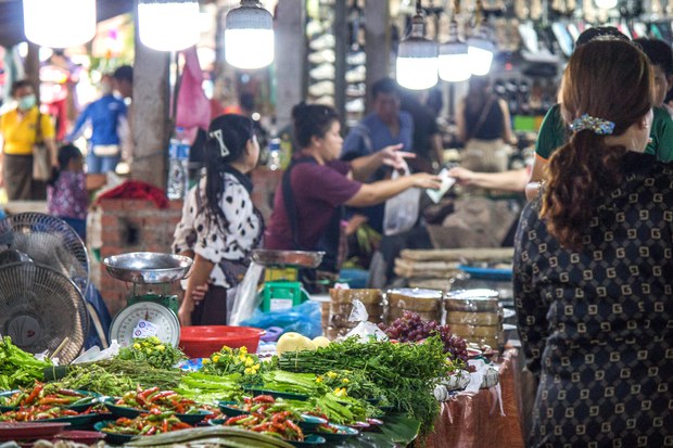 ຣັຖບານລາວ ຈະຂຶ້ນອາກອນ ມູນຄ່າເພີ່ມ ຈາກ 7% ເປັນ 10%