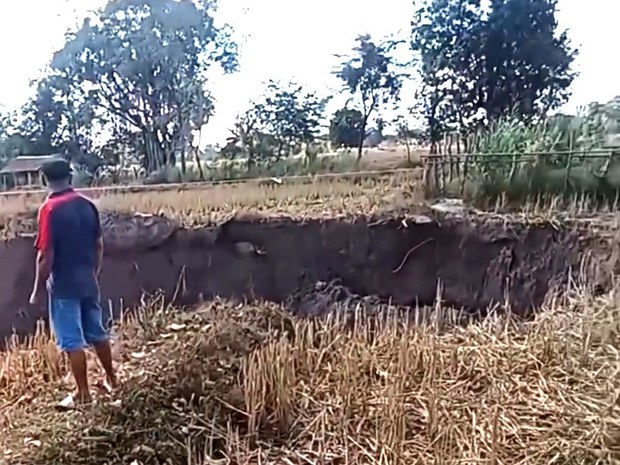 ເຈົ້າໜ້າທີ່ ຍັງບໍ່ຊີ້ແຈງສາເຫດດິນຍຸບ ຢູ່ແຂວງຄໍາມ່ວນ ເຈົ້າໜ້າທີ່ ຍັງບໍ່ຊີ້ແຈງສາເຫດດິນຍຸບ ຢູ່ແຂວງຄໍາມ່ວນ