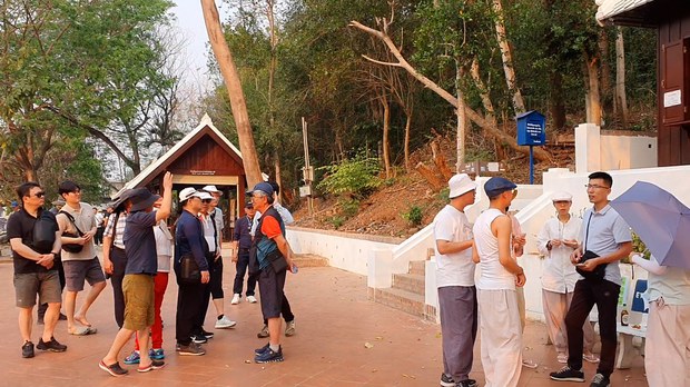 ຈີນເຂົ້າມາເຮັດທຸລະກິດ ໃນຮູບແບບ ພານັກທ່ອງທ່ຽວຈີນ ທ່ຽວເອງ: ຈົດໝາຍຈາກຜູ້ຟັງ