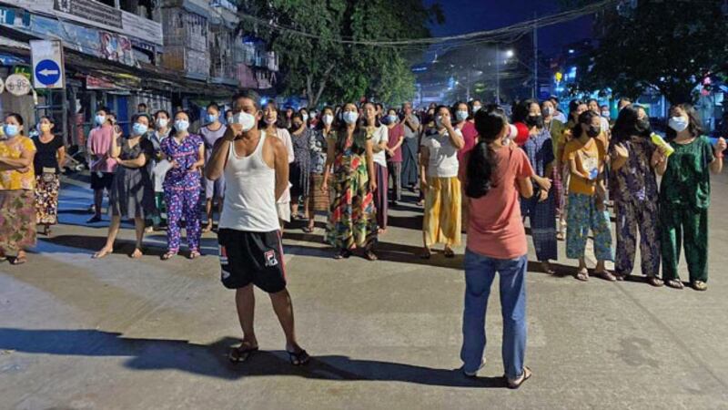 myanmar-night-protest-sanchaung-yangon-mar15-2021.jpg