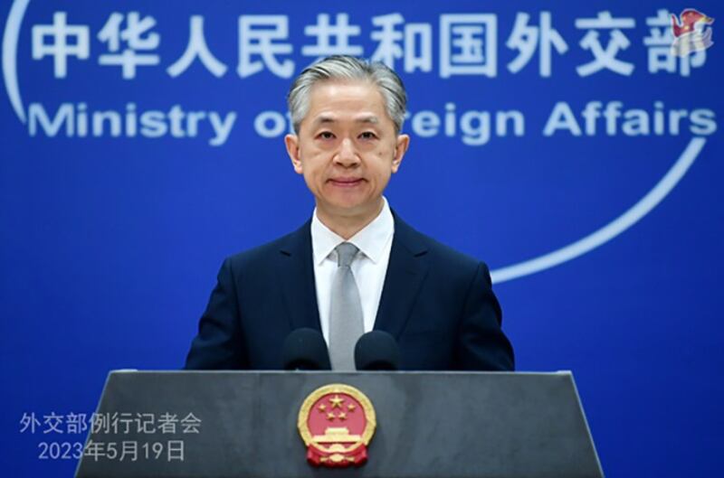中国外交部发言人汪文斌本周五在例行记者会上表示:"中方一贯坚决反对建交国与中国台湾地区进行任何形式的官方往来,包括商签任何具有主权意涵和官方性质的协定。美方有关行径严重违反一个中国原则和中美三个联合公报规定,中方对此表示严重不满和坚决反对"。(中国外交部官网截图)
