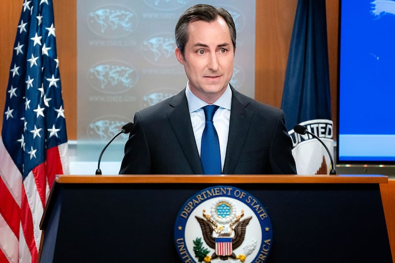 美国国务院发言人米勒(Matthew Miller)指出,香港《基本法》第23条有可能加重执行2020年通过的《国家安全法》,限制香港人民的权利与自由,破坏“一国两制”架构。(美联社图片)
