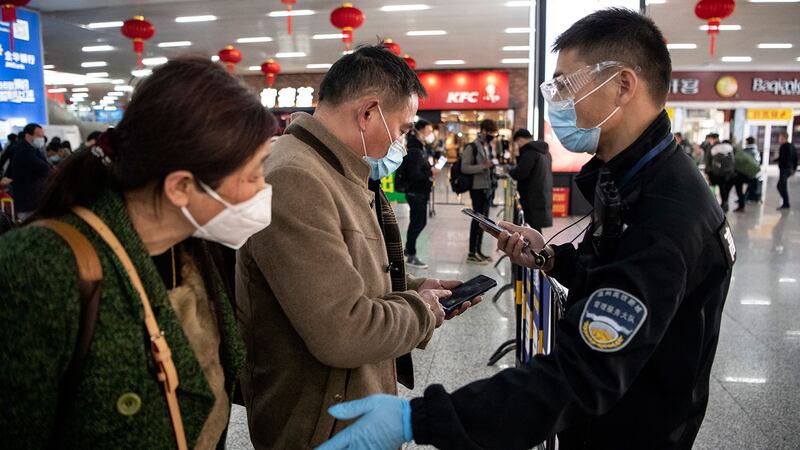 杭州市以照顾民众健康为由,计划把“健康码”永久化。从民间到党媒都大力反对,担心此举会带来各种后遗症。(法新社图片)